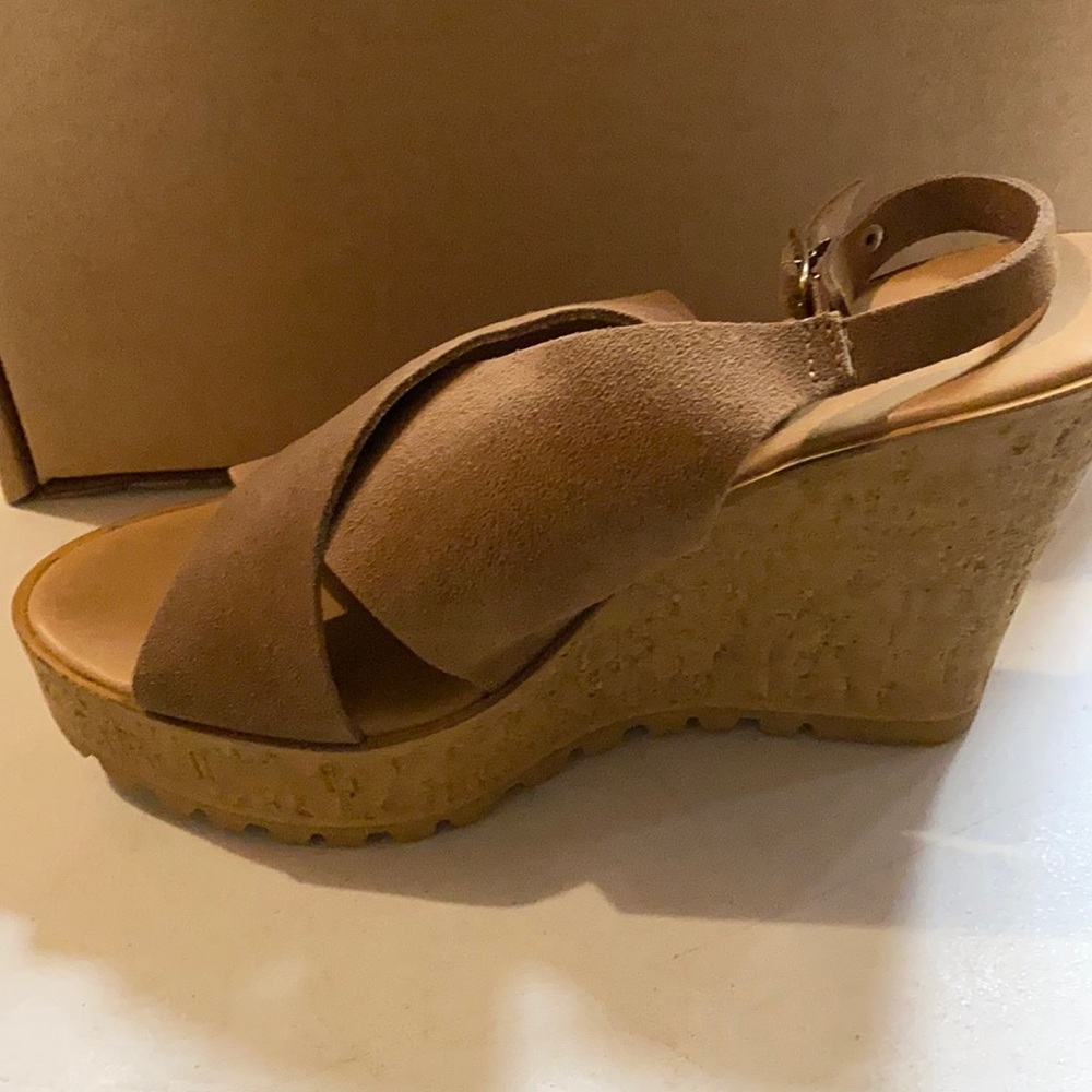 Bamboo Heeled Sandal Brown 7.5 NEW OUT OF BOX!